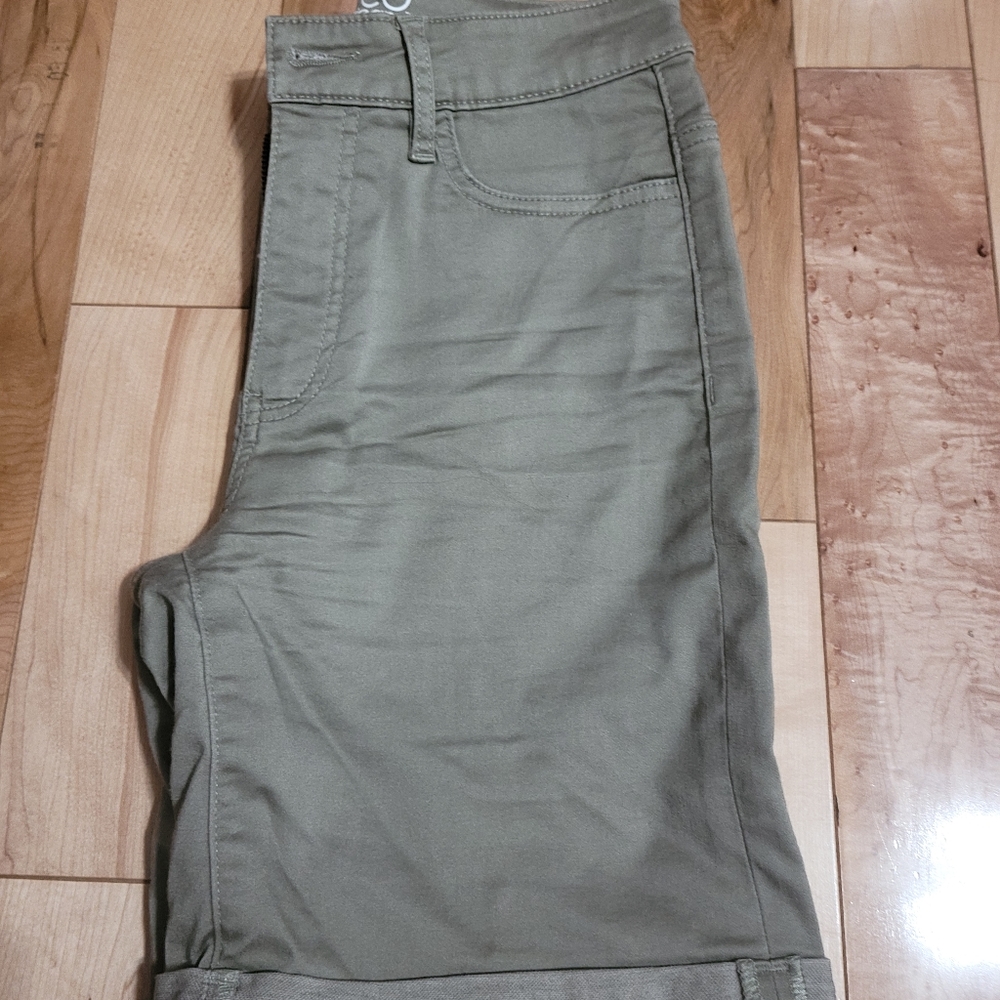 Shorts - Picture 2 of 5